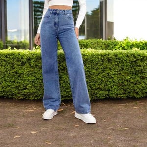 High Waist Denim Jeans for Women – Stylish Straight Pants w/ Pockets, Streetwear Design. Slight Stretch, Ankle Length, Perfect Everyday Look